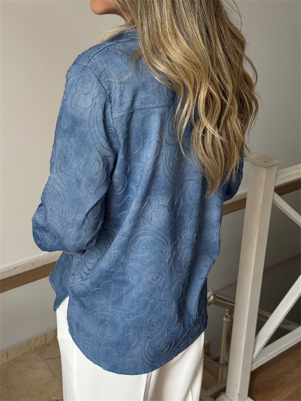 Nakış Detaylı Tensel Denim Gömlek - Mavi