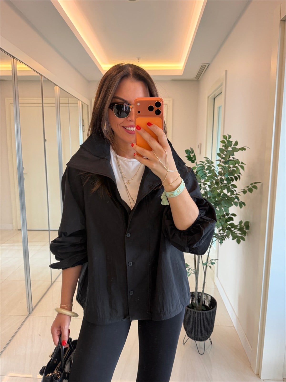 Dik Yaka Düğmeli Beli Büzülebilir Yağmurluk-Siyah