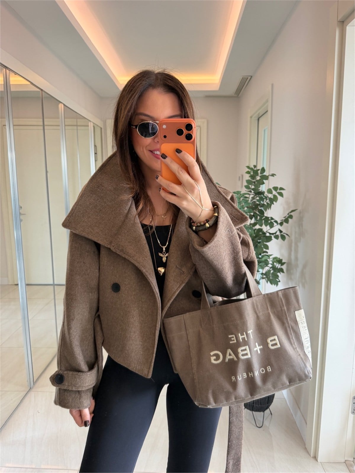 Dik Yaka Kemerli Kısa Kaşe Kaban - Kahve