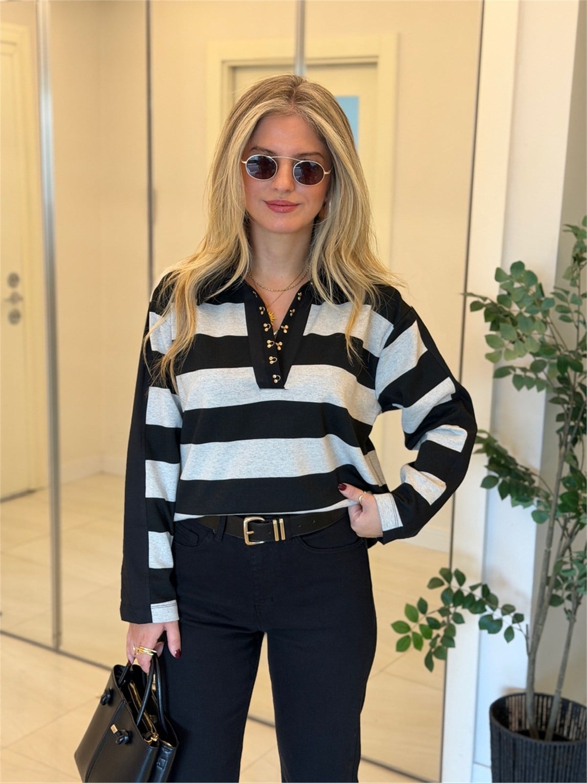 Agraf Detaylı Polo Yaka Çizgili Sweatshirt-Siyah