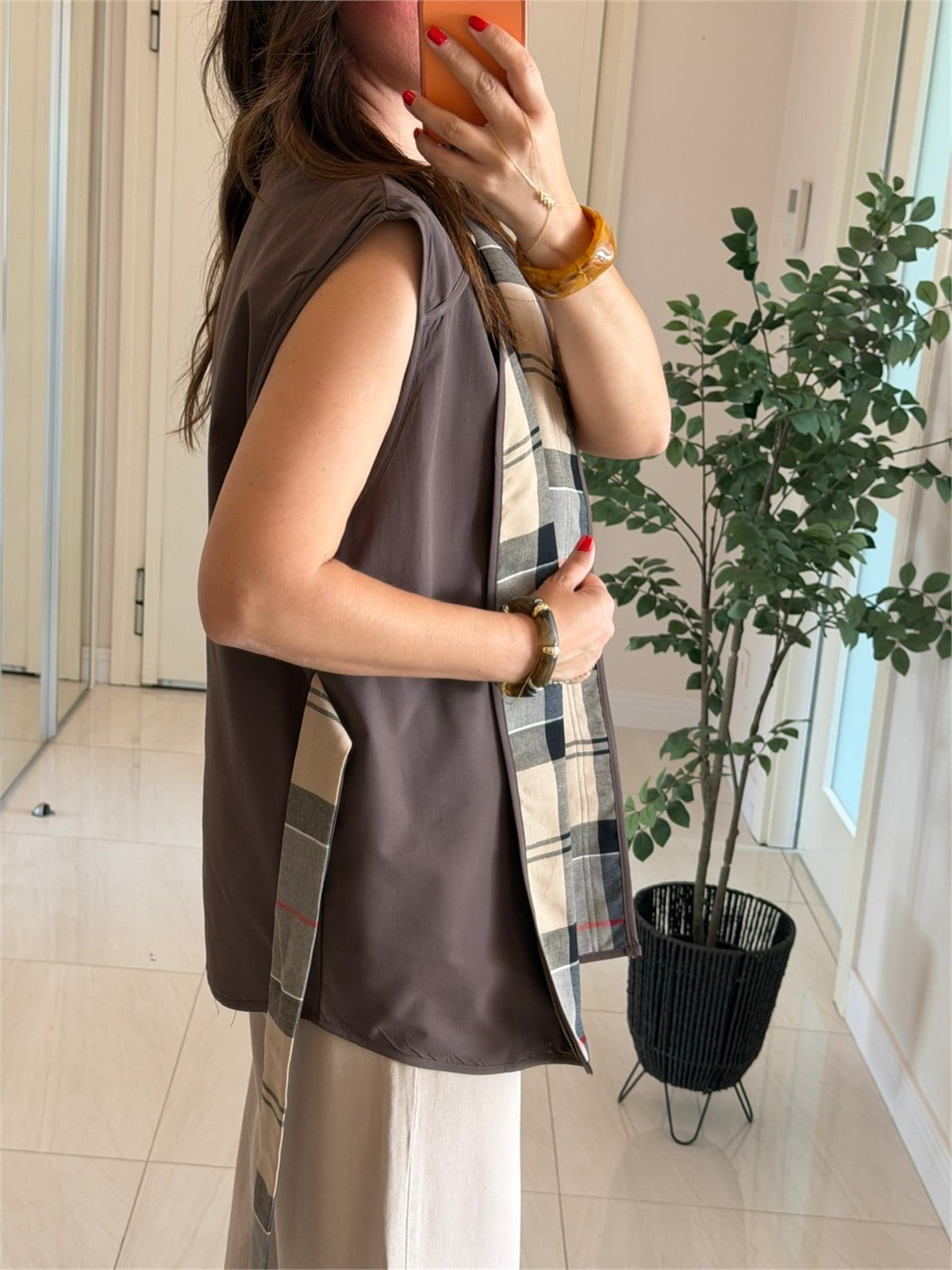 Marka Model Ekoseli Kuşaklı Yelek - Kahve