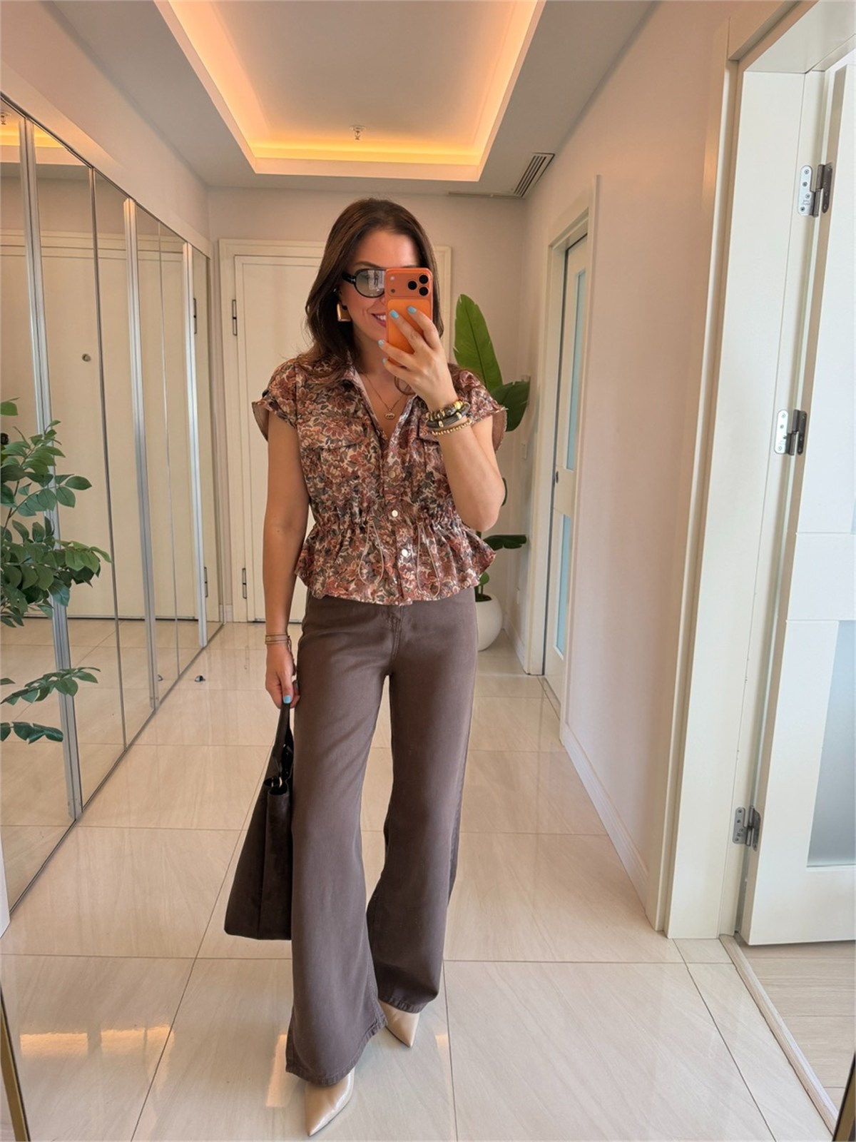 Yumuşak Jakar Dokulu Beli Büzgülü Yelek