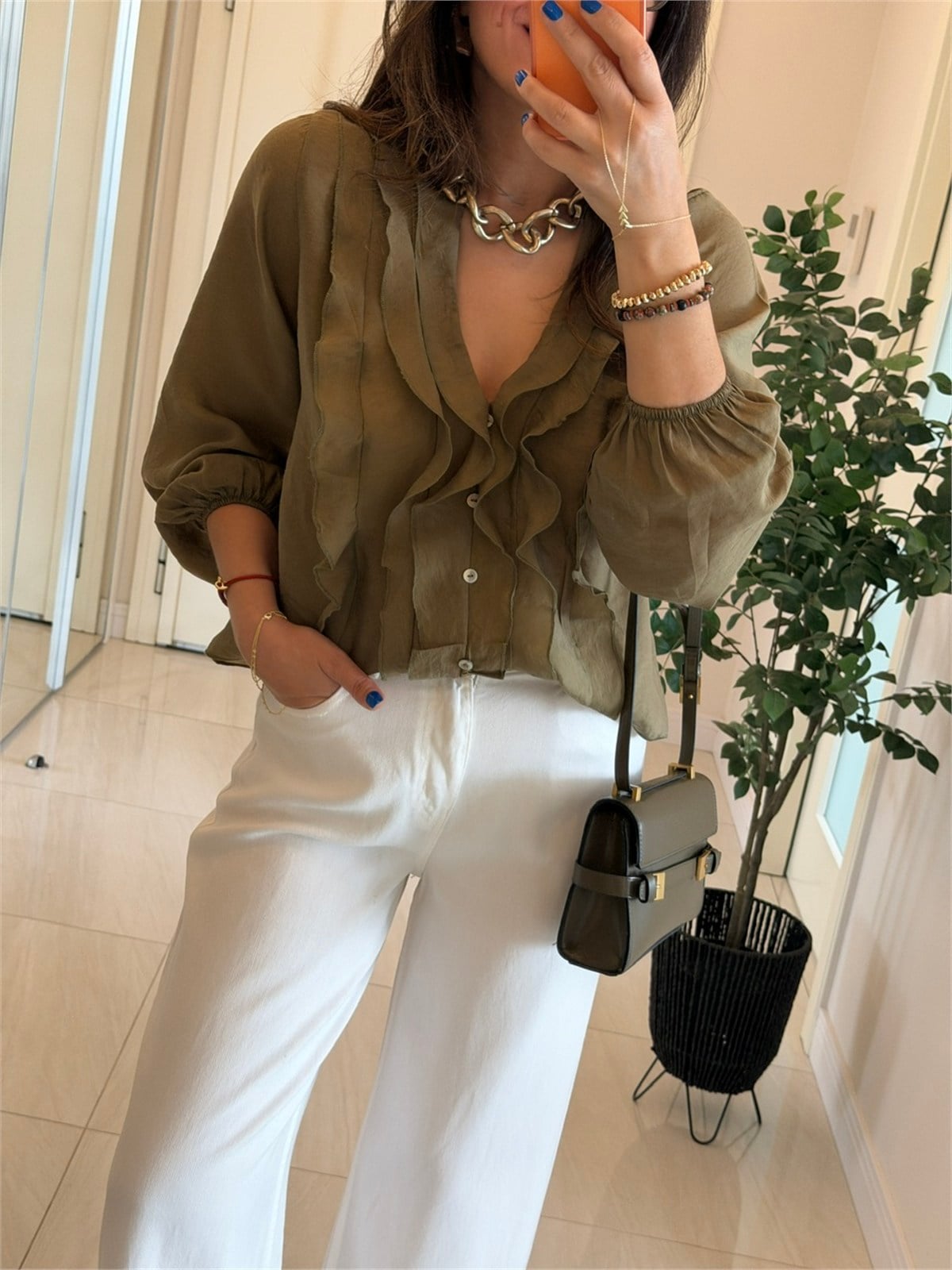 Süs Düğmeli Fırfırlı Tensel Bluz-Olive
