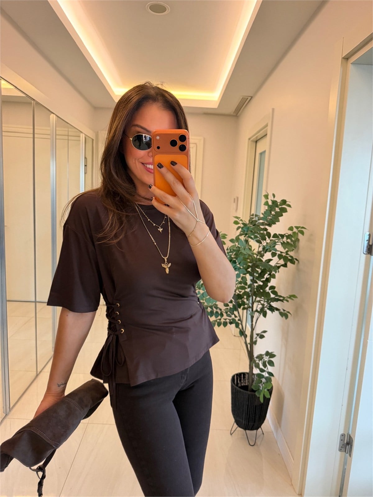 Kuş Gözü Bağlama Detaylı Modal Bluz-Kahve