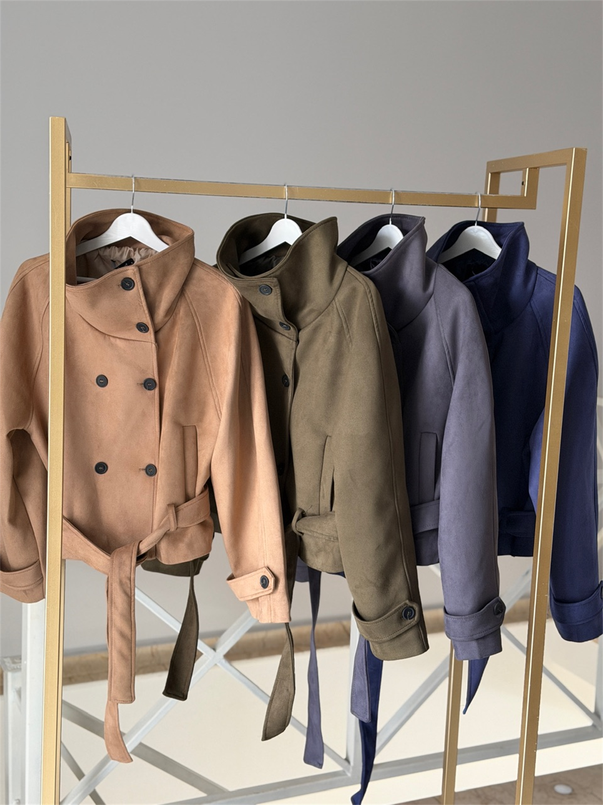 Dik Yaka Kuşaklı Süet Ceket - Haki 