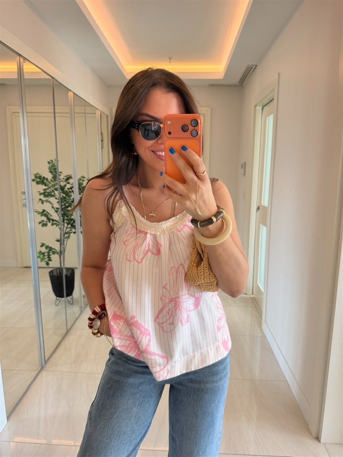 Dantel Detaylı Askılı Viskon Bluz - Pembe