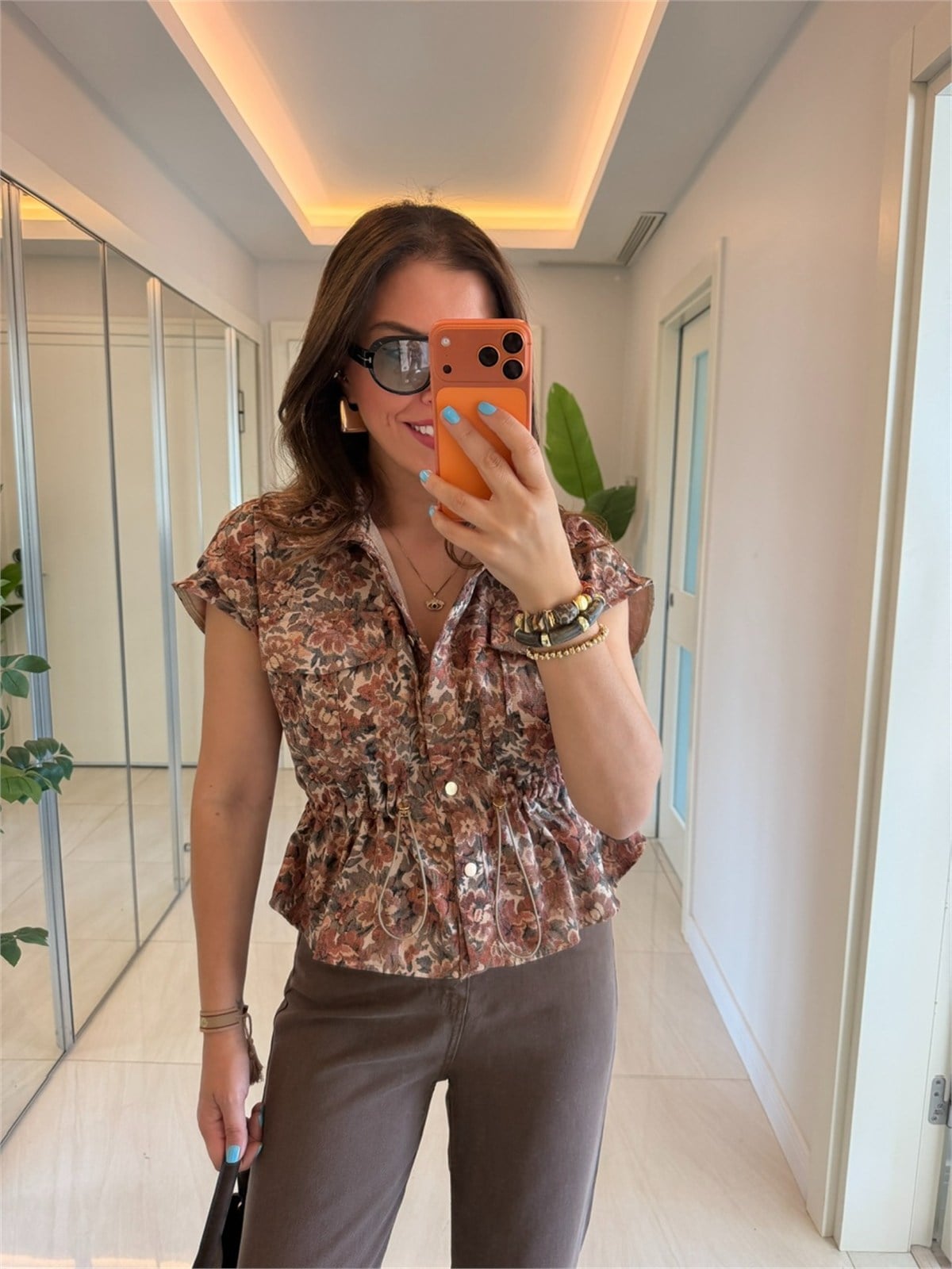 Yumuşak Jakar Dokulu Beli Büzgülü Yelek