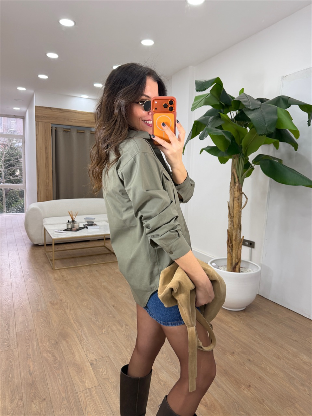 Cepli Fular Detaylı Gömlek - Haki