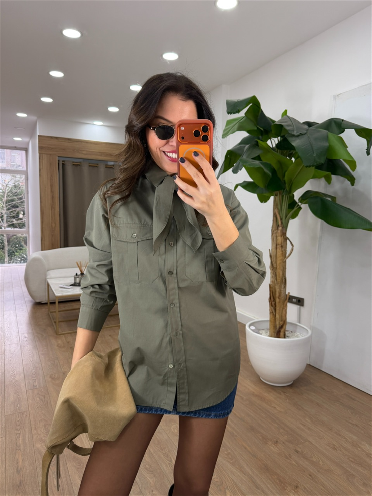 Cepli Fular Detaylı Gömlek - Haki