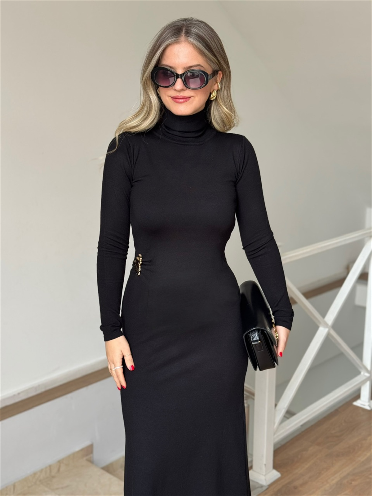 Gold Broşlu Maxi Triko Elbise - Siyah