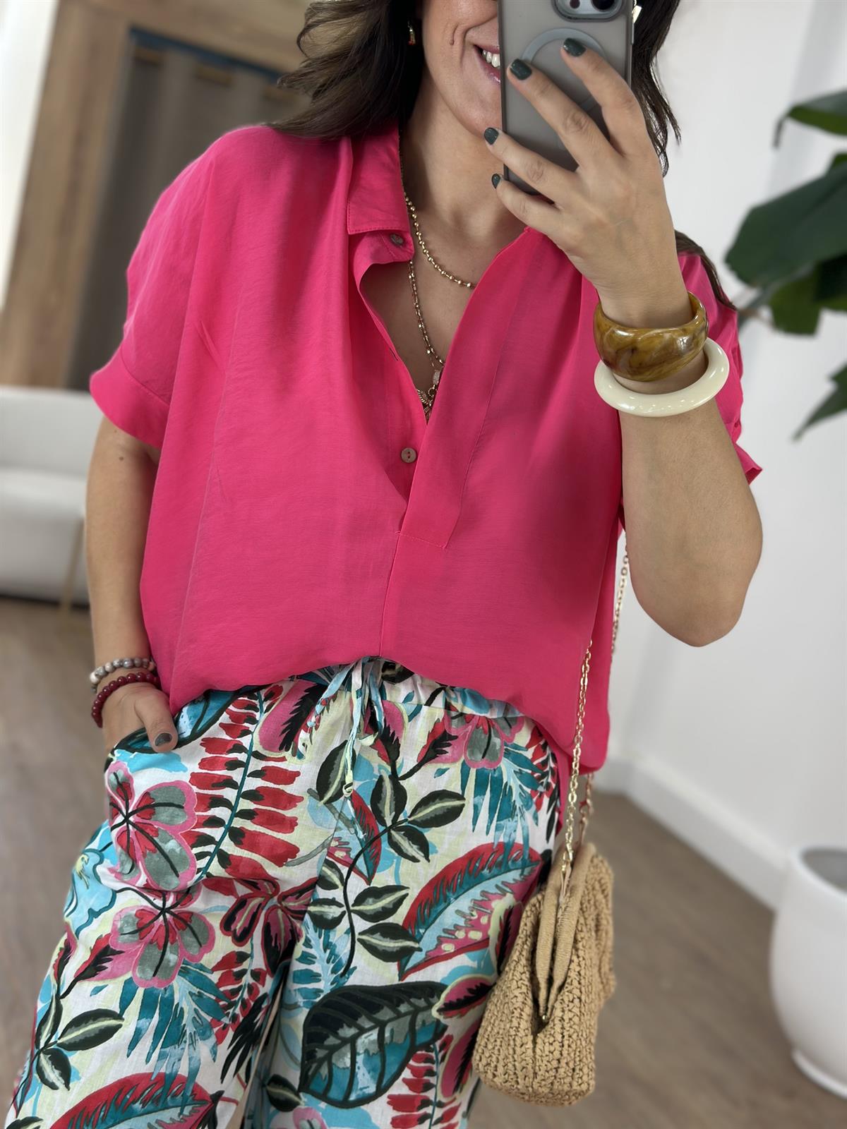 Arkası Düğme Detaylı %100 Modal Gömlek - Fuşya