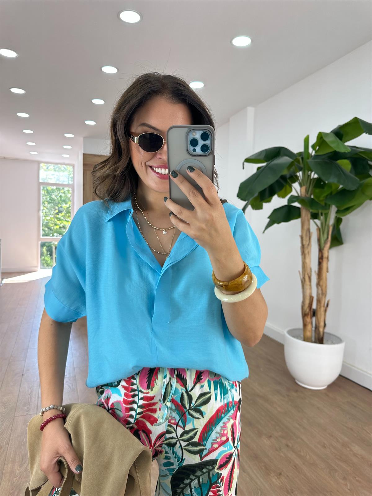 Arkası Düğme Detaylı %100 Modal Gömlek - Turkuaz