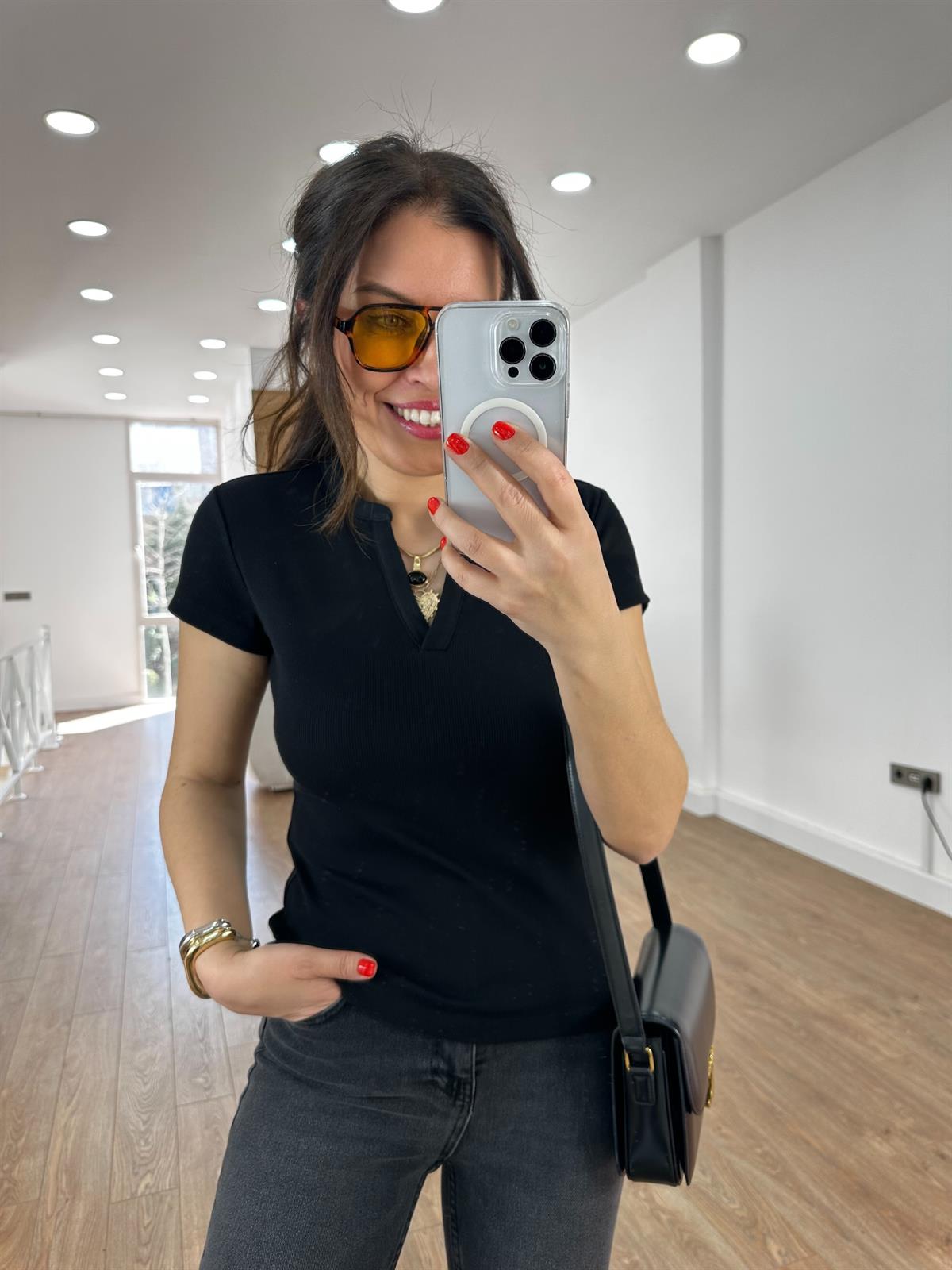 Açık Yaka Bluz - Siyah