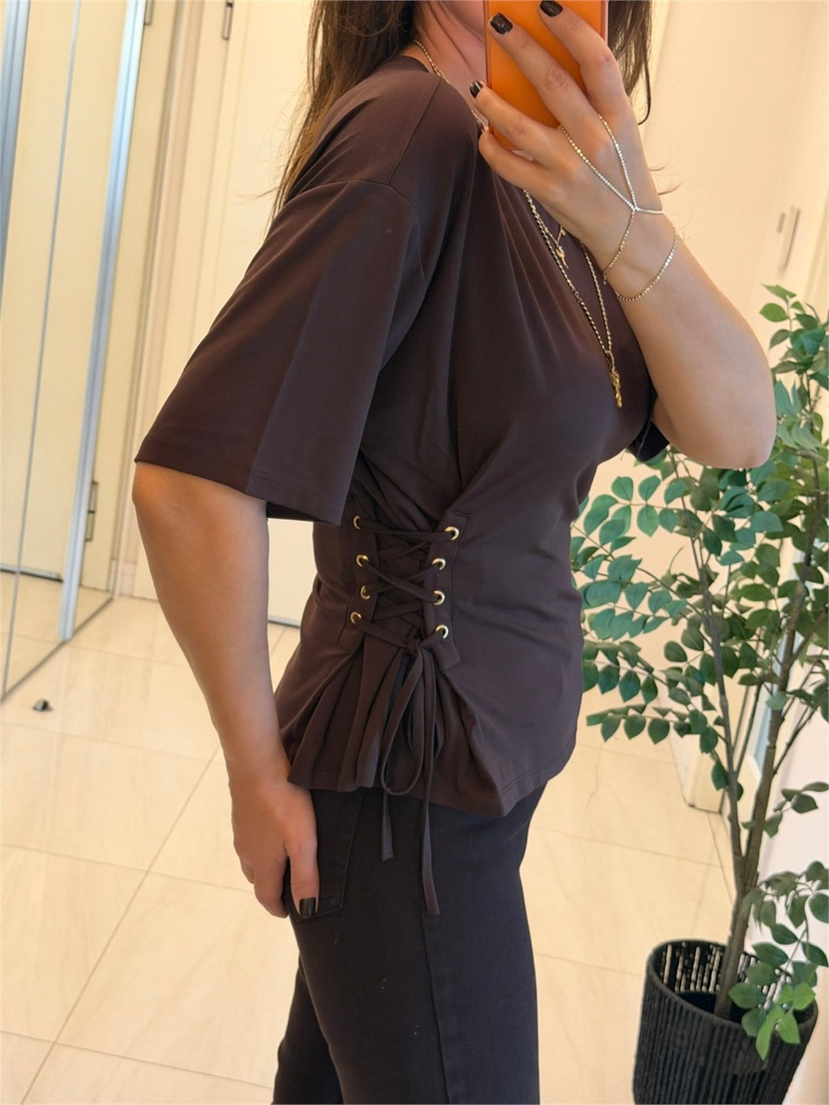 Kuş Gözü Bağlama Detaylı Modal Bluz-Kahve