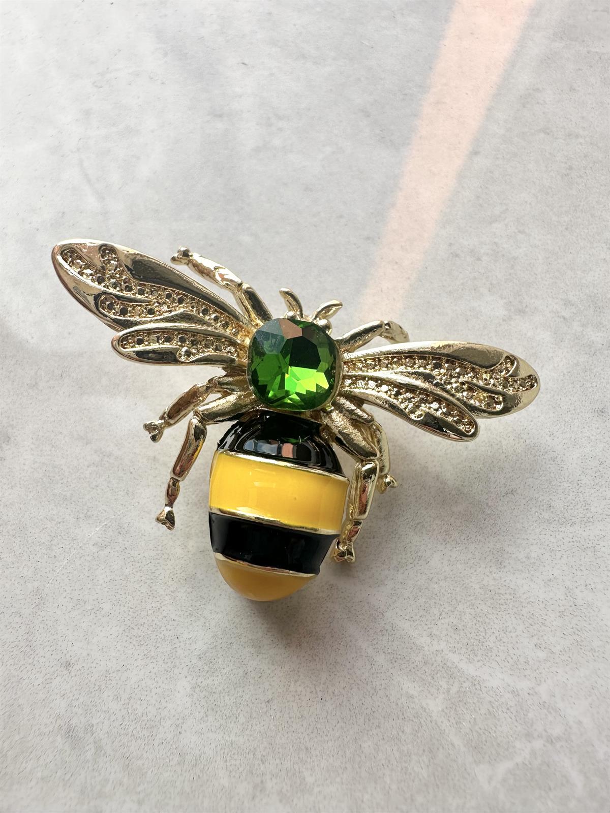 Arı Tasarım Taşlı Broş