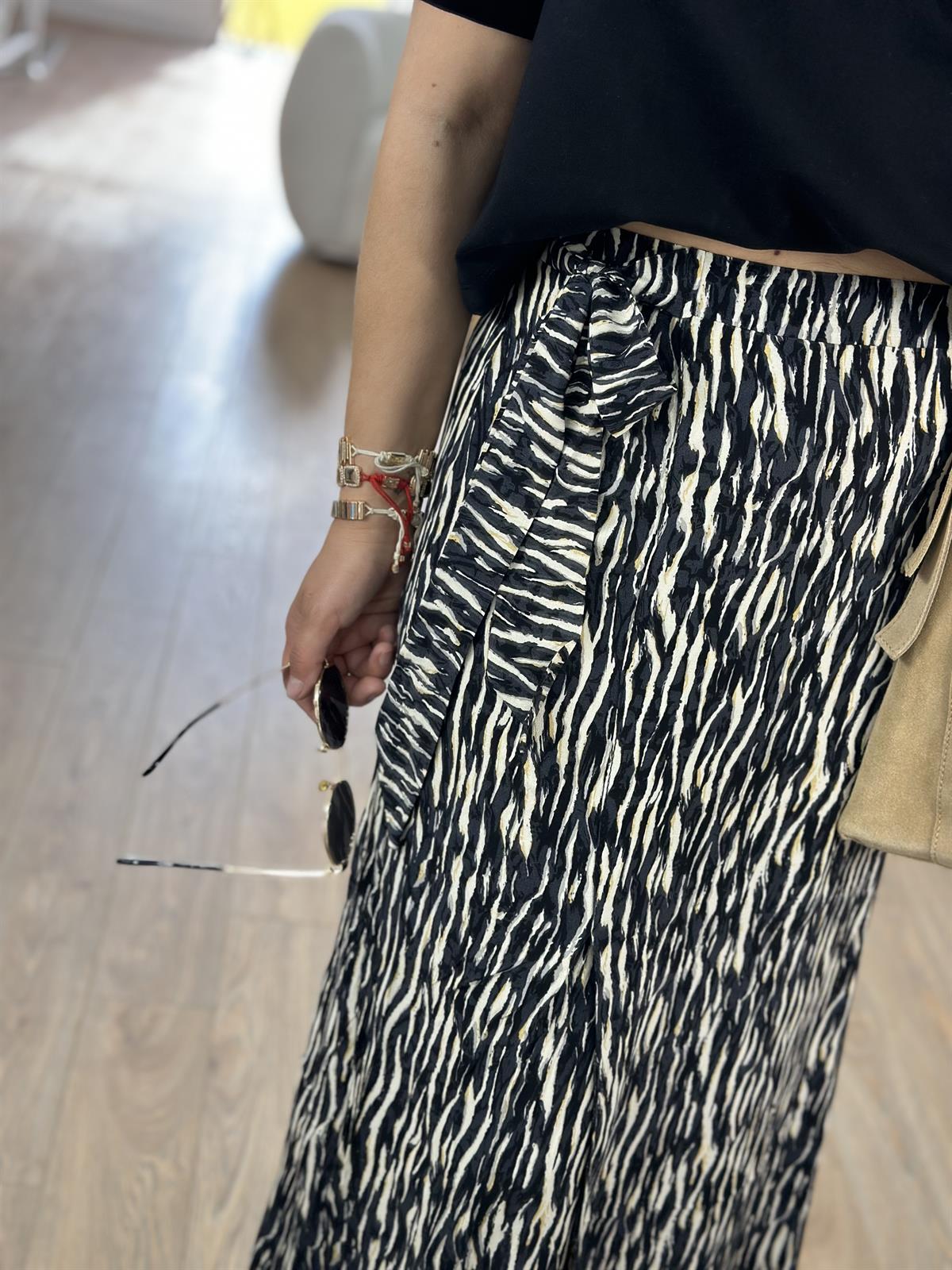 Arka Beli Lastikli Bağlamalı Viskon Etek