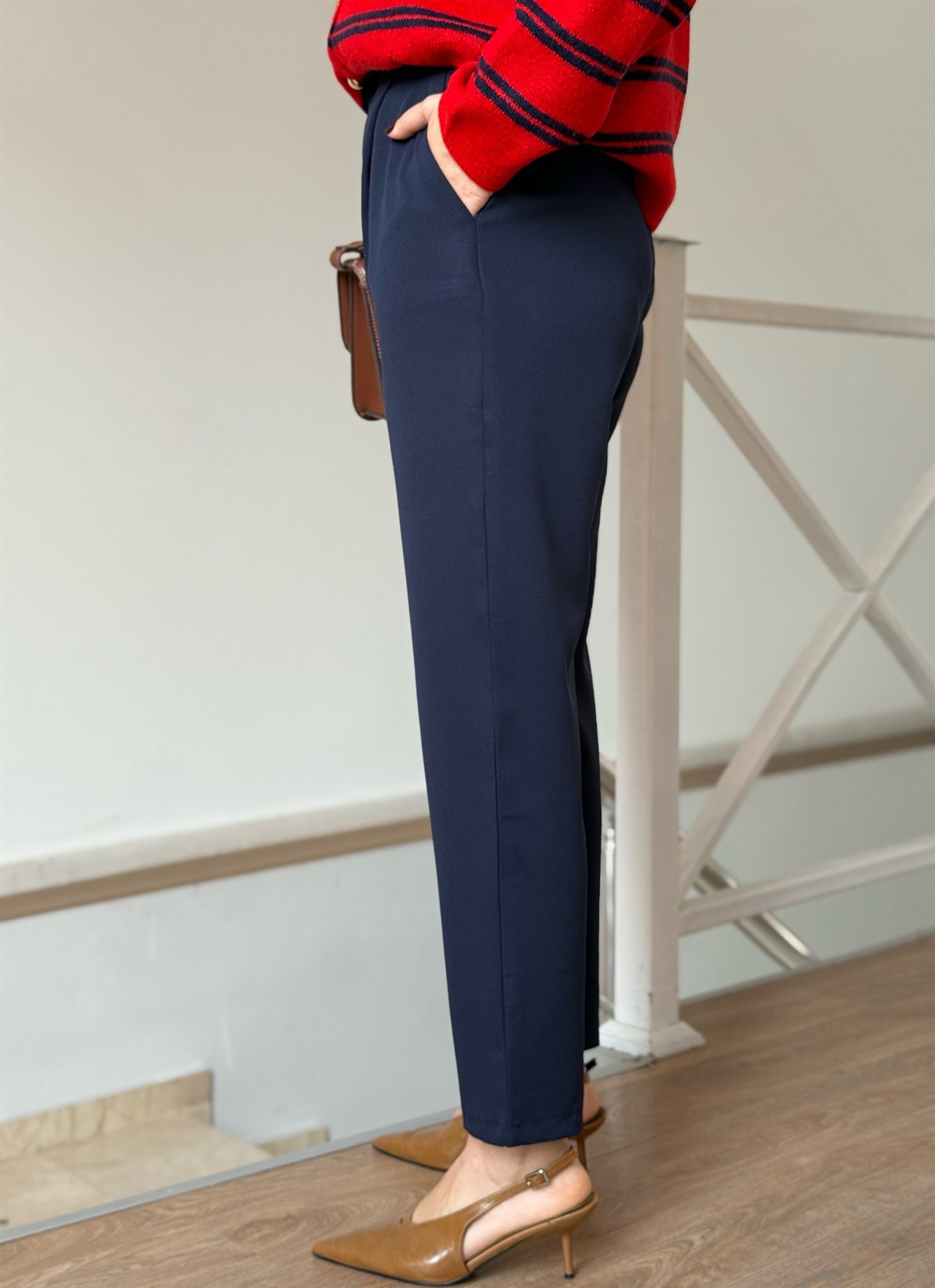 Arka Beli Lastikli Havuç Pantolon - Lacivert