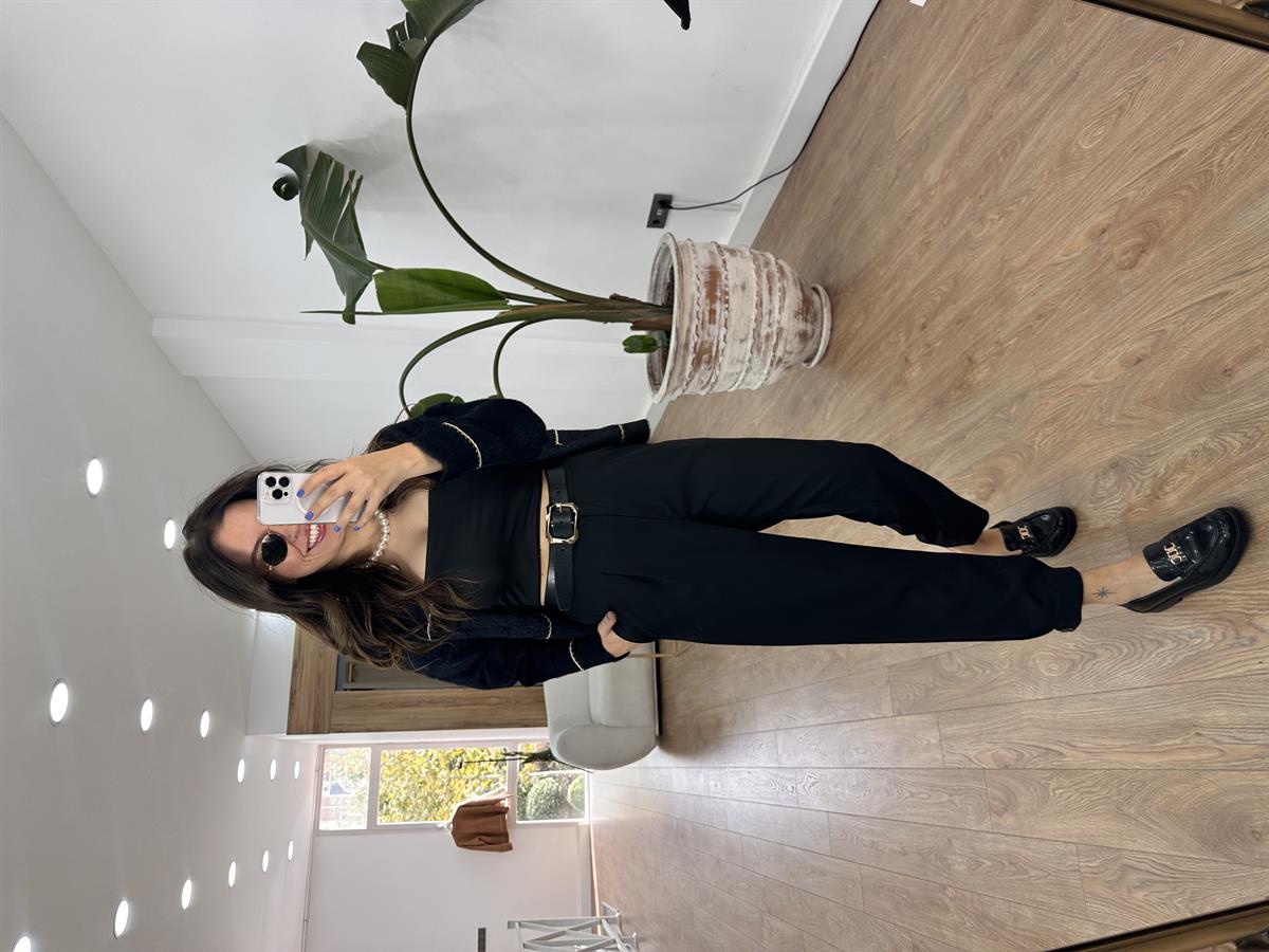 Arka Beli Lastikli Tasarım Paça Likralı Pantolon-Siyah