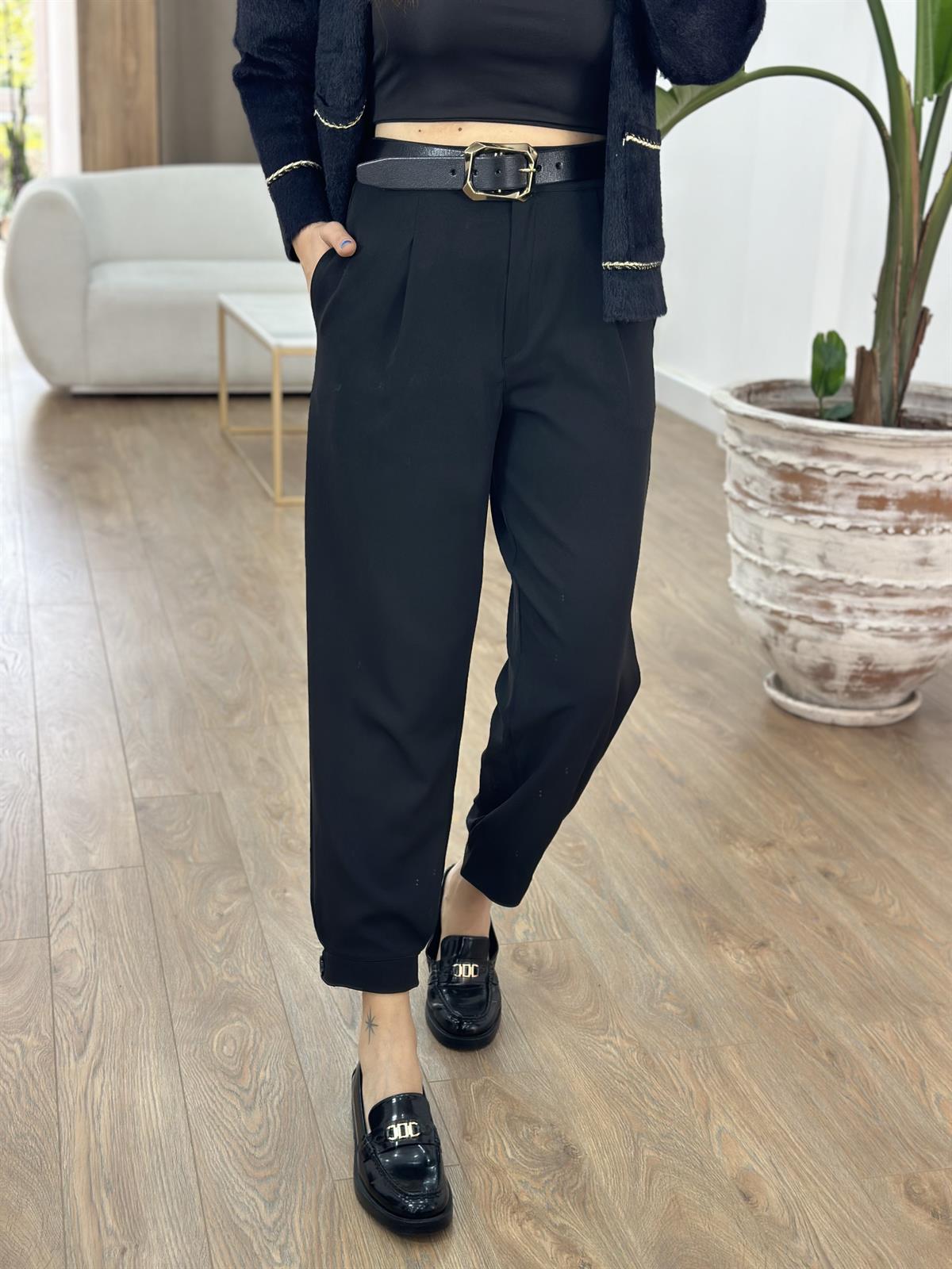 Arka Beli Lastikli Tasarım Paça Likralı Pantolon-Siyah