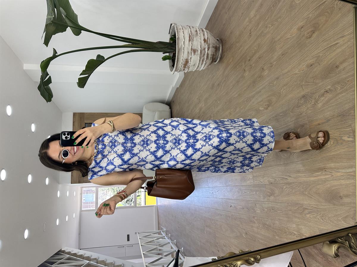 Arka Beli Lastikli Yandan Yırtmaçlı Tiril Elbise-Mavi