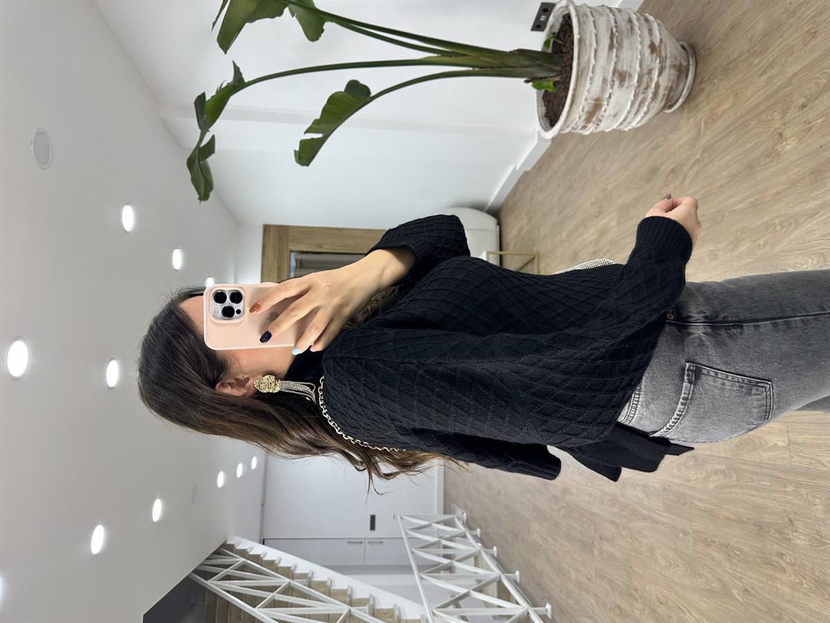 Arkadan Bağlamalı Triko Kazak-Siyah