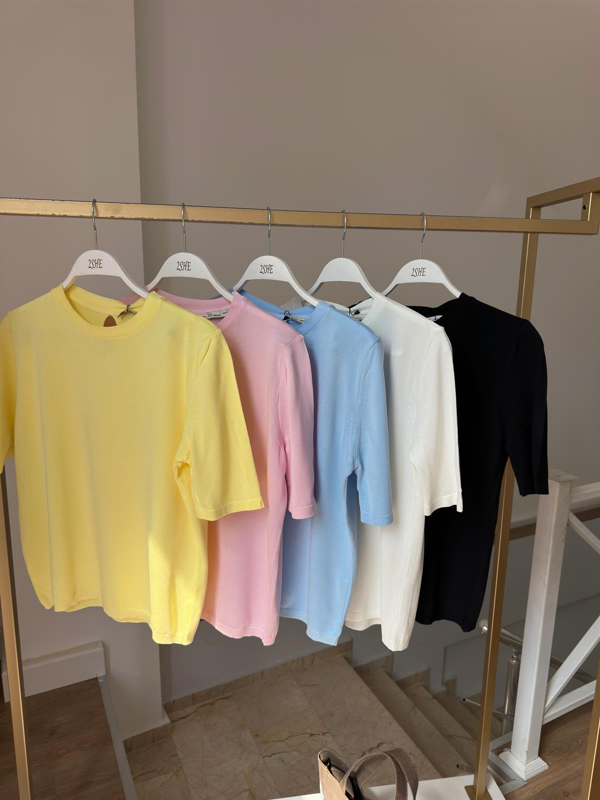 Arkası Damla Detaylı Bisiklet Yaka Triko - Beyaz