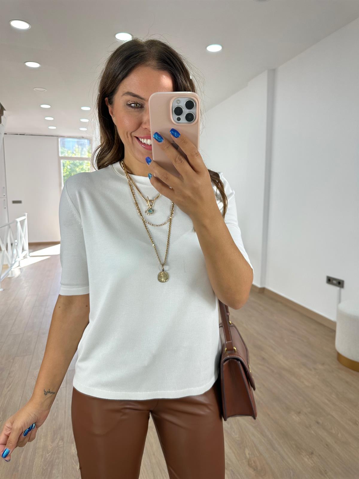 Arkası Damla Detaylı Triko-Beyaz