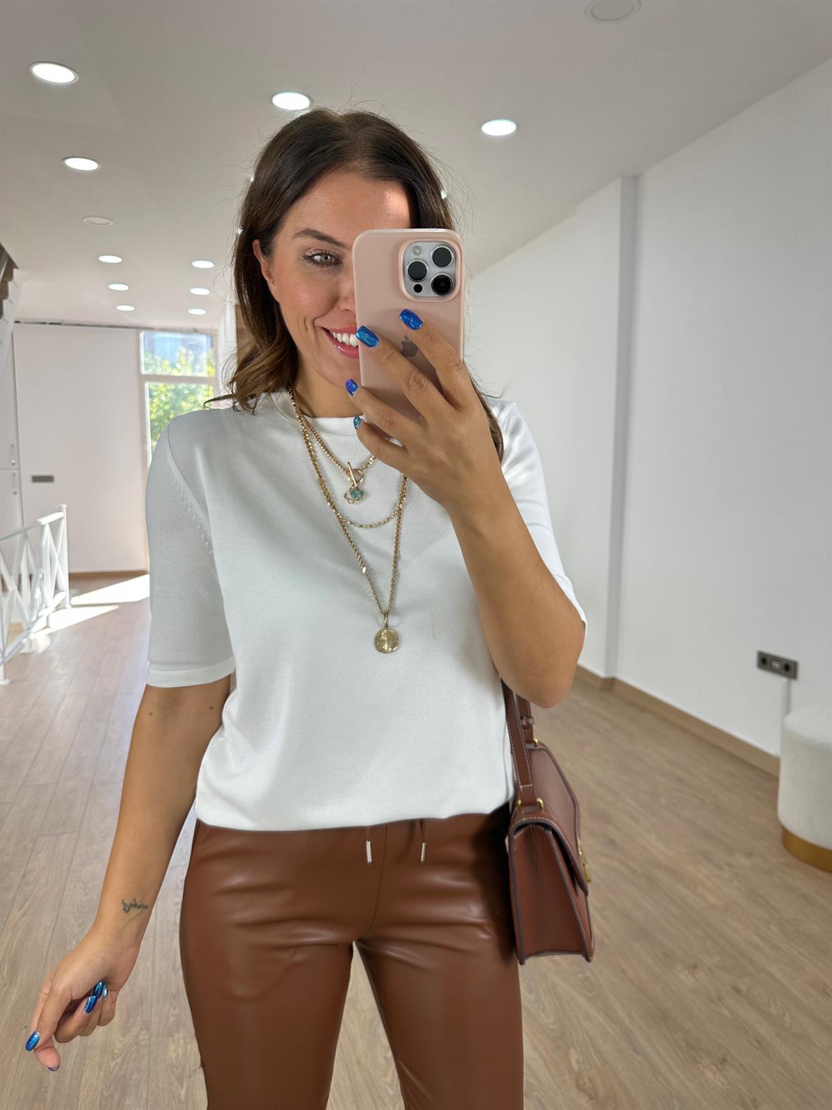 Arkası Damla Detaylı Triko-Beyaz