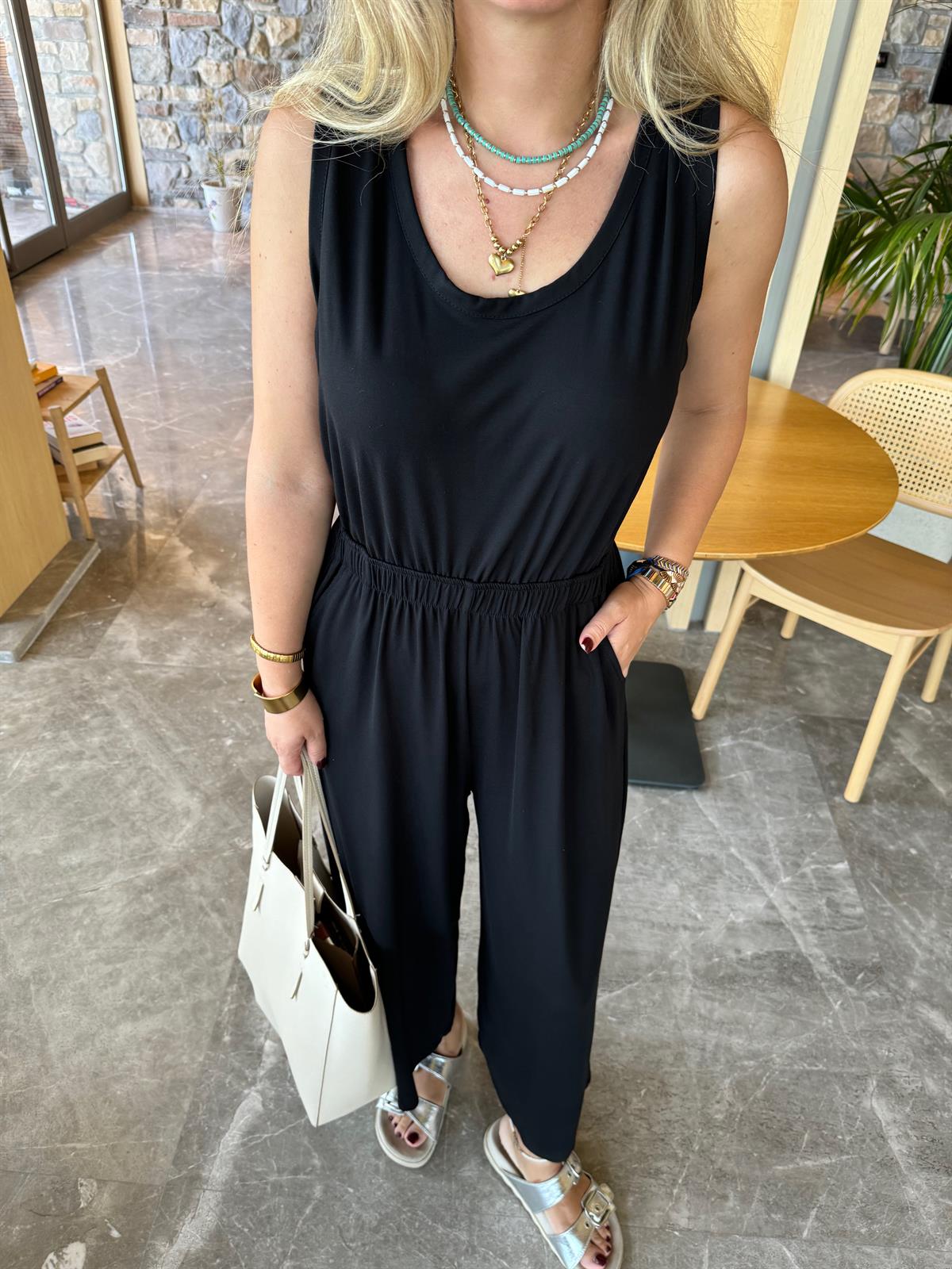 Arkası Dekolteli Viskon Tulum-Siyah