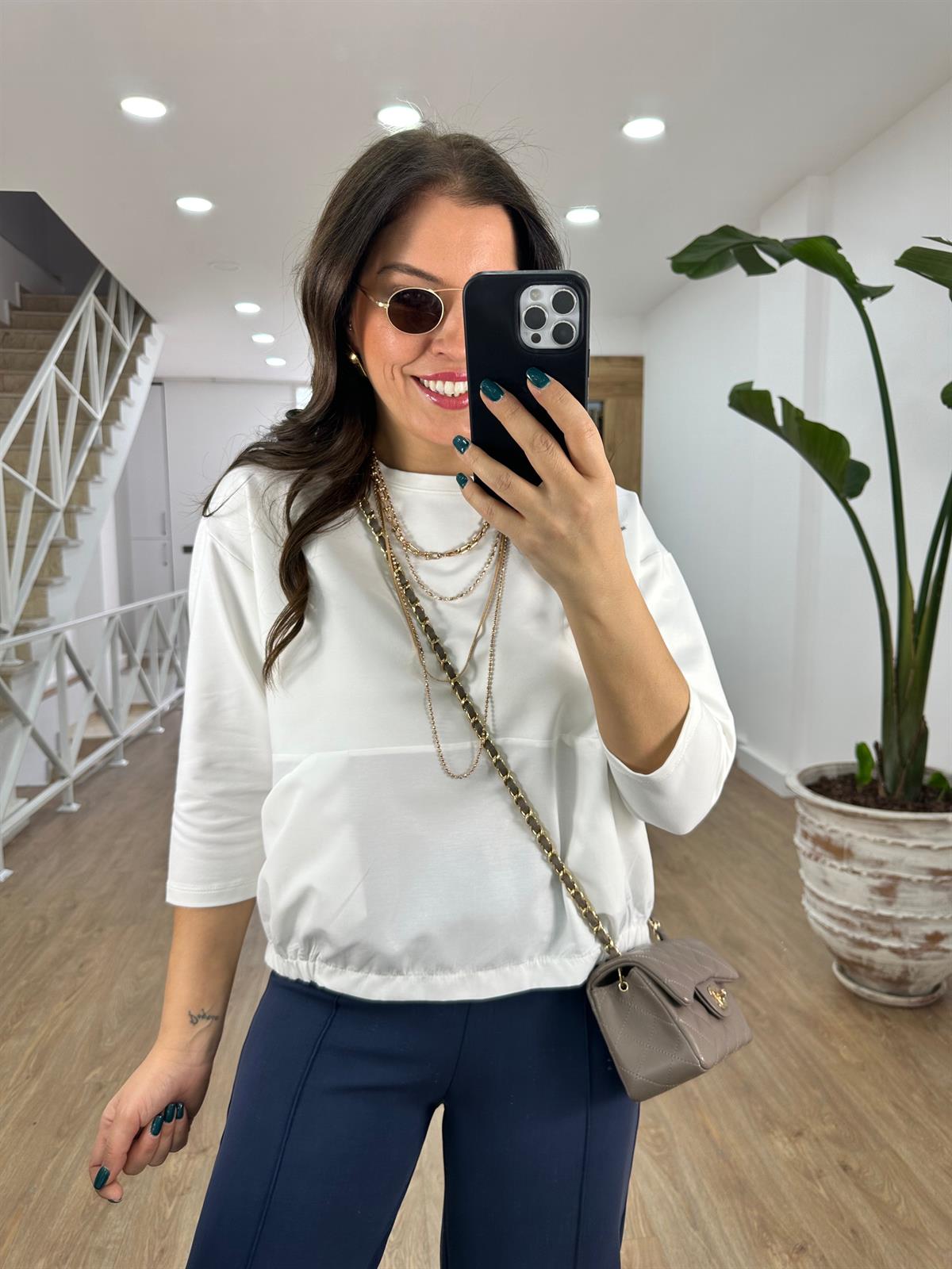 Arkası Gömlek Detaylı Cepli Sweatshirt-Beyaz