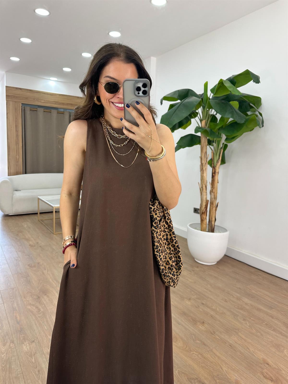 Arkası Lastikli Pamuk Keten Elbise - Kahverengi