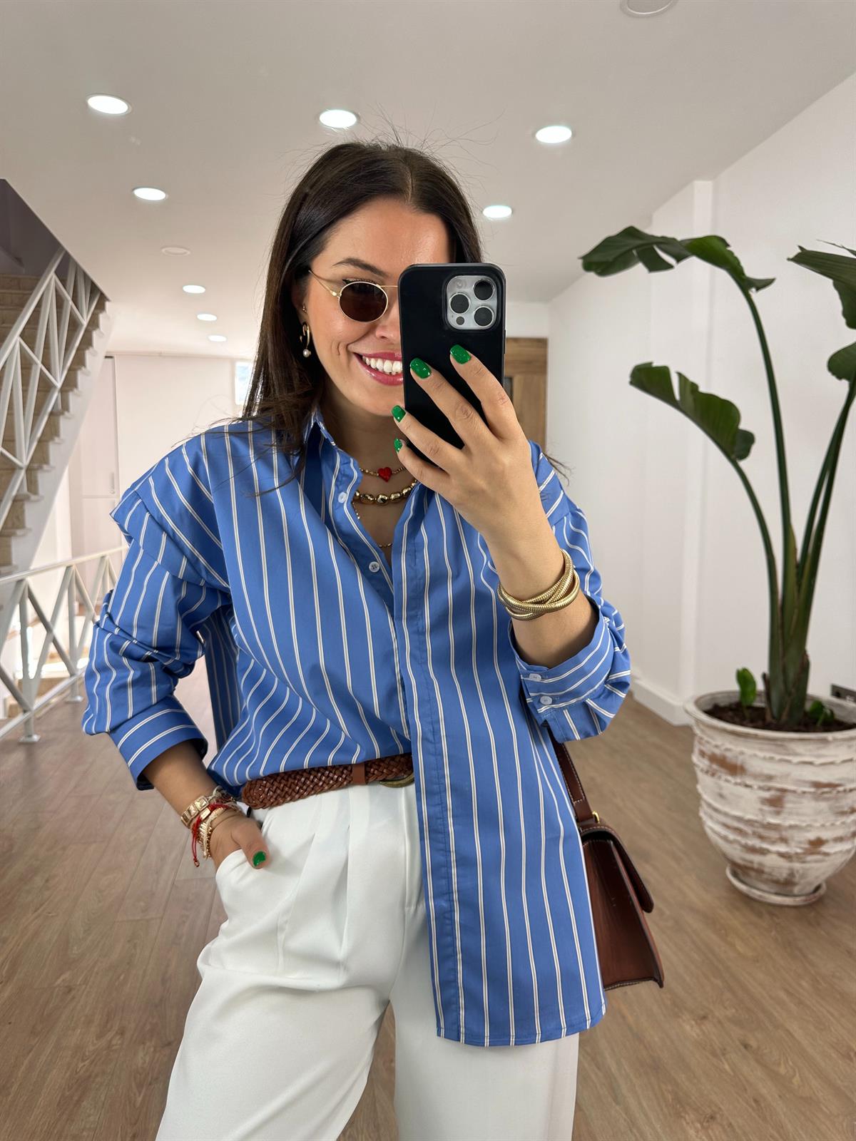 Arkası Uzun Çizgili Poplin Gömlek