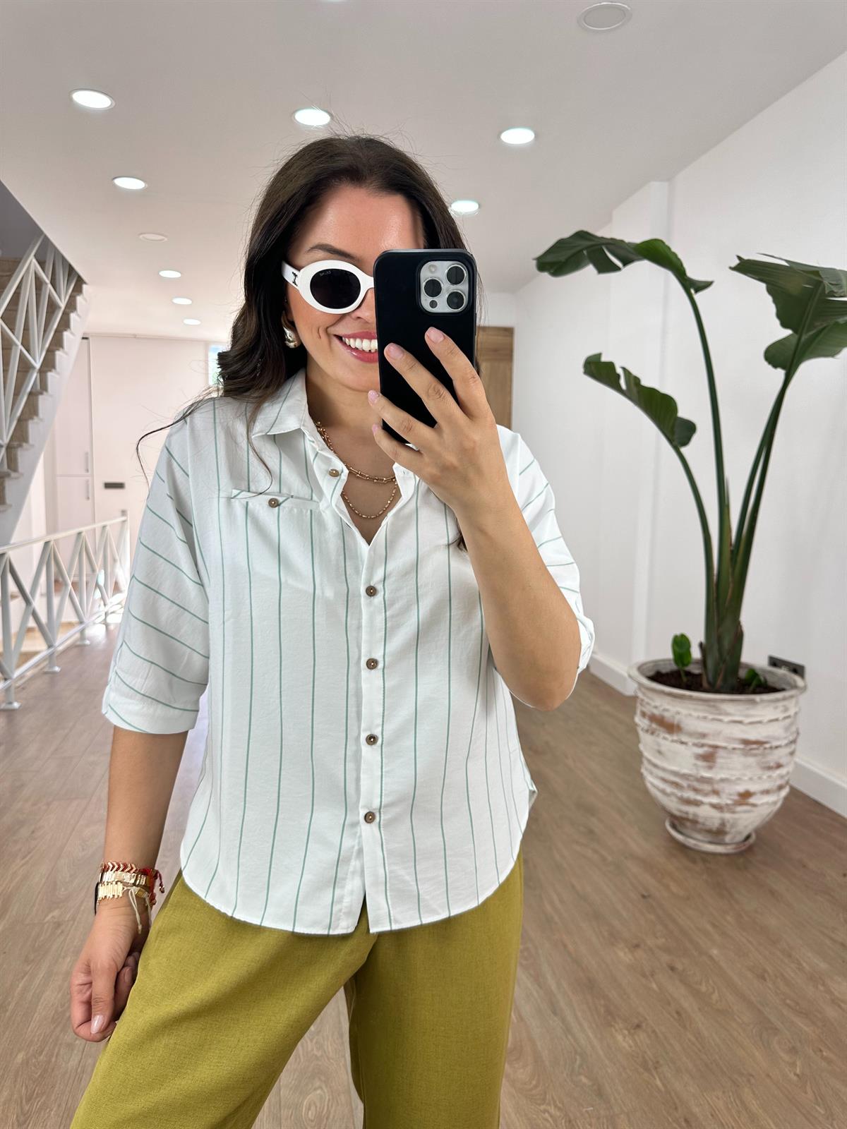 Arkası Uzun Çizgili Tiril Gömlek-Yeşil