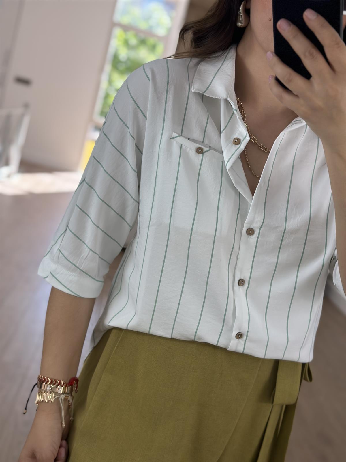 Arkası Uzun Çizgili Tiril Gömlek-Yeşil