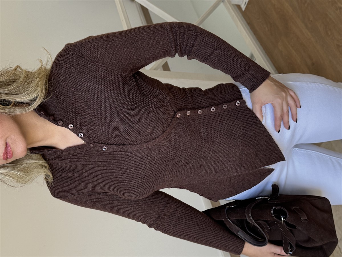 Asimetrik Beli Düğmeli Fitilli Triko 