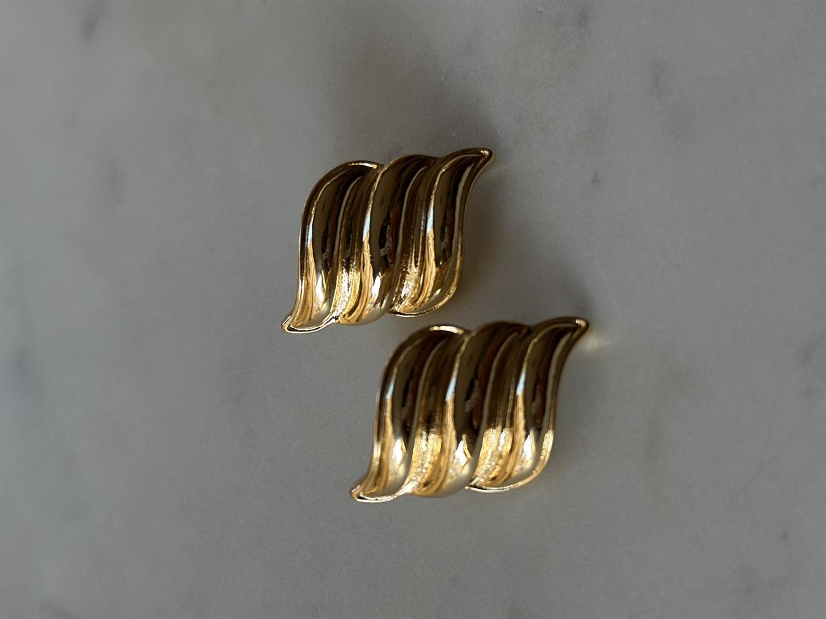 Asimetrik Çizgili Gold Küpe
