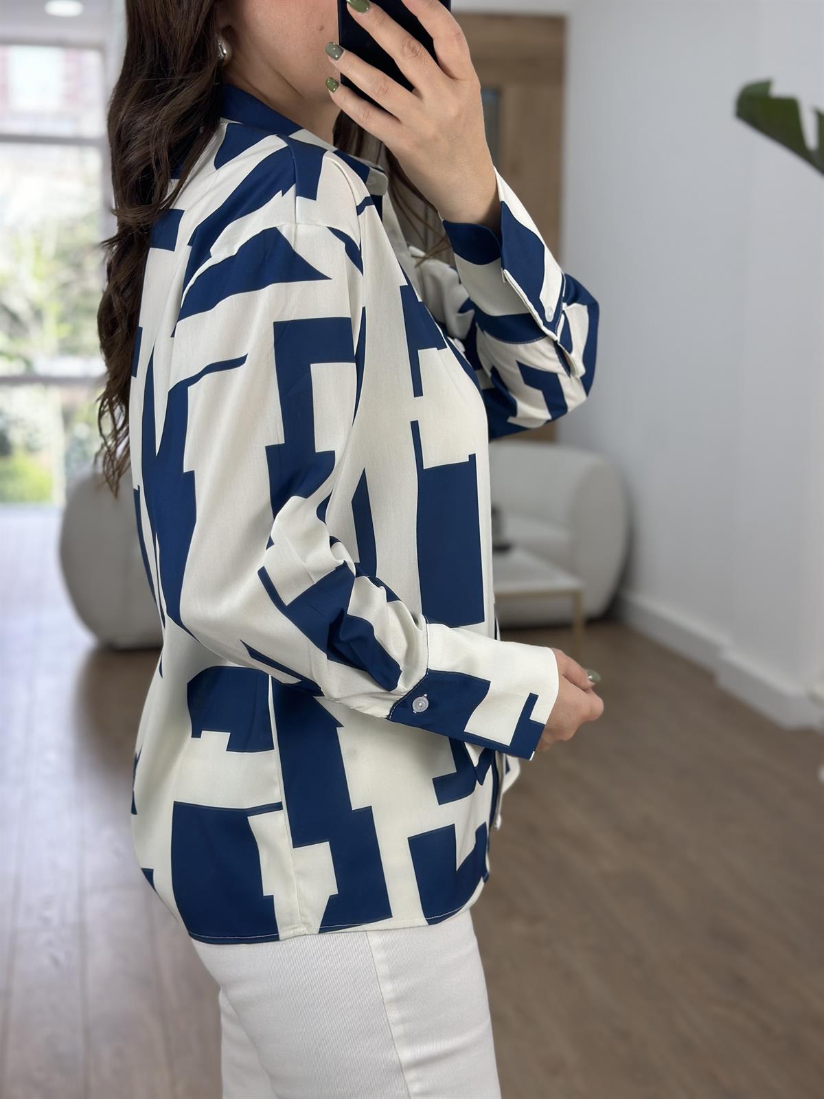 Asimetrik Desenli Gömlek