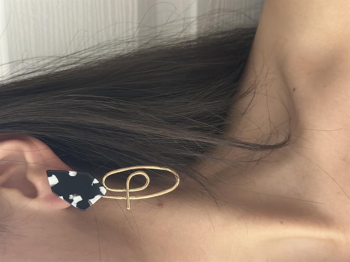 Asimetrik Doğal Taş Detay Siyah Gold Küpe 5,5cm