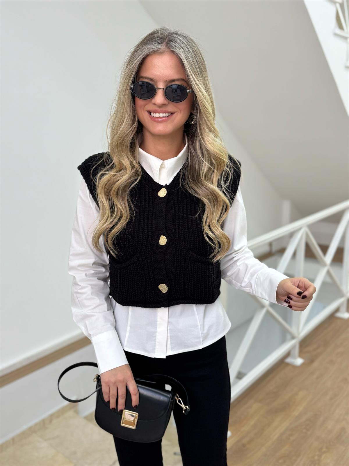 Asimetrik Gold Düğmeli Süveter - Siyah