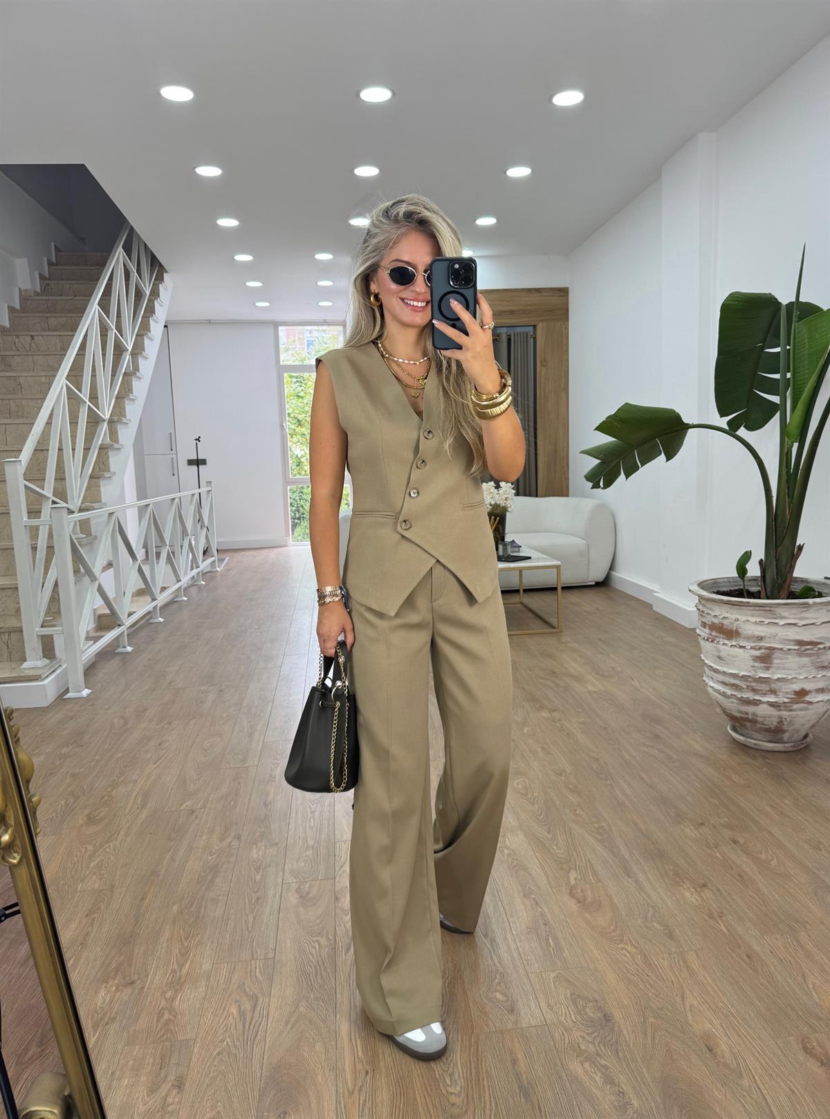 Asimetrik Kesim Yelekli Takım - Bej