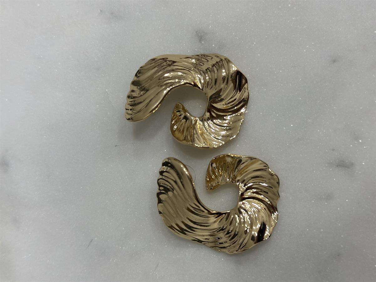 Asimetrik Plaka Tırtıklı Gold Küpe