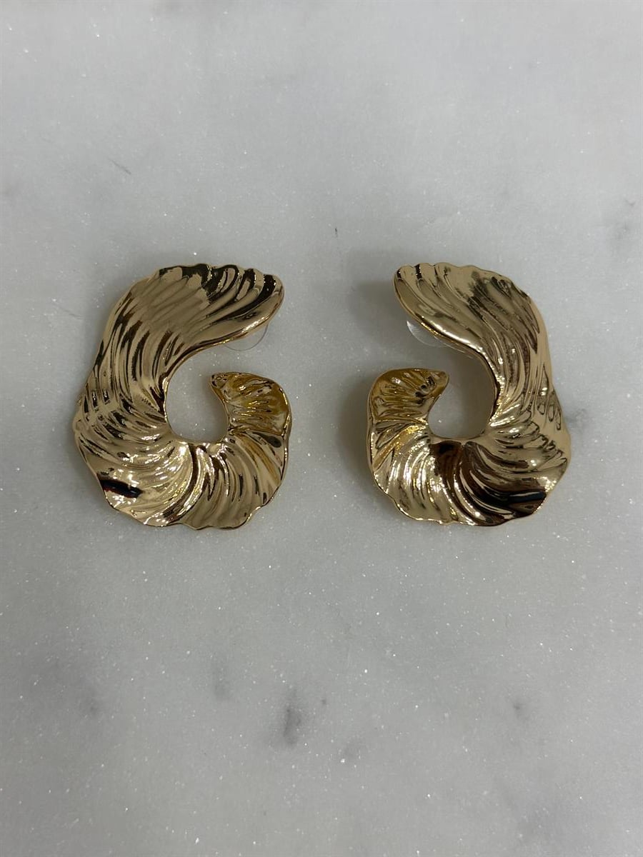 Asimetrik Plaka Tırtıklı Gold Küpe