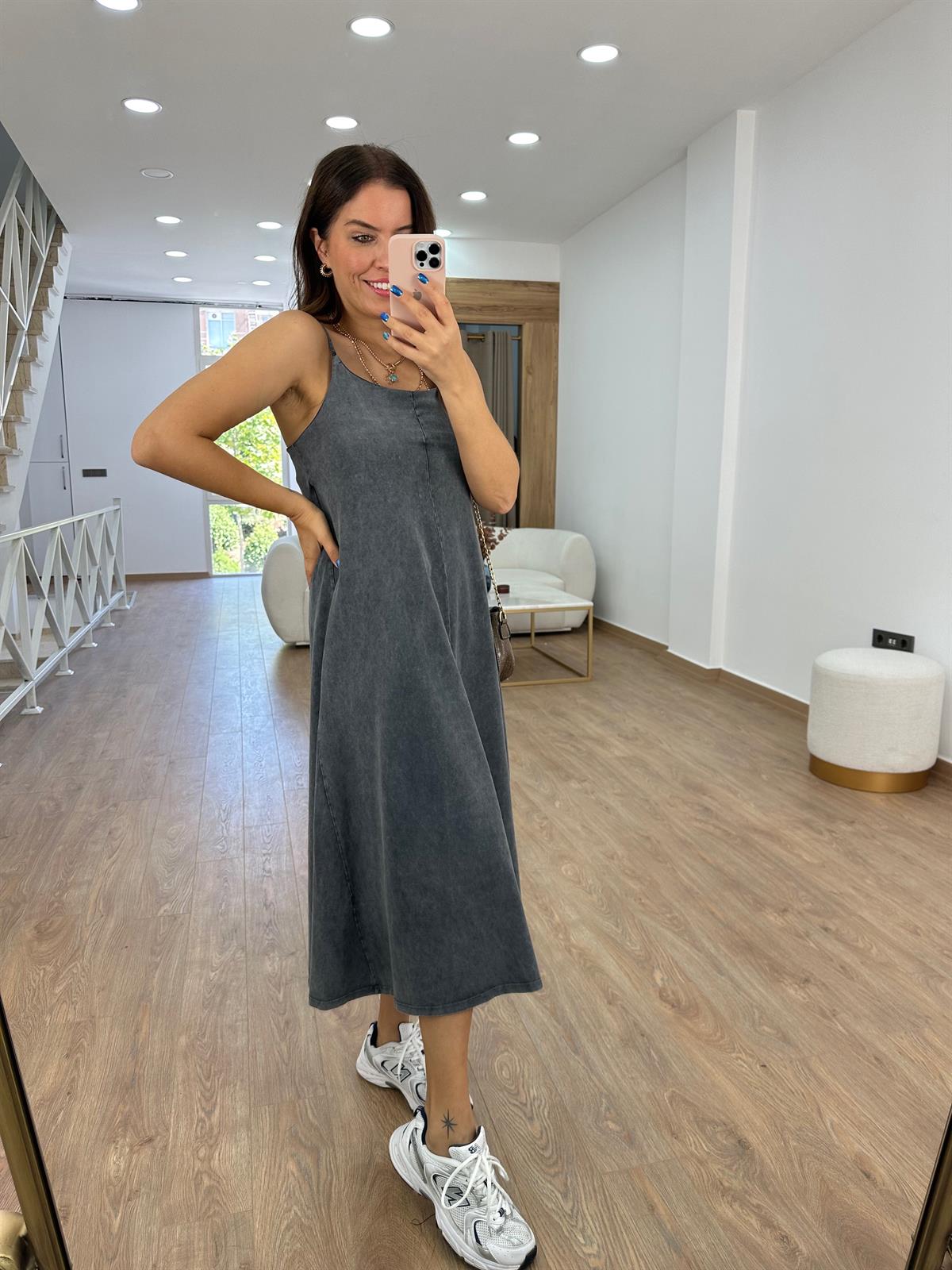 Askıları Ayarlanabilir Antrasit Yıkamalı Elbise 