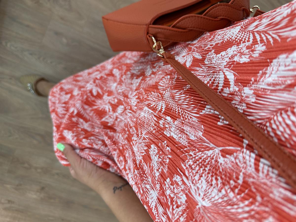 Askıları Ayarlanabilir Piliseli Elbise-Nar Çiçeği