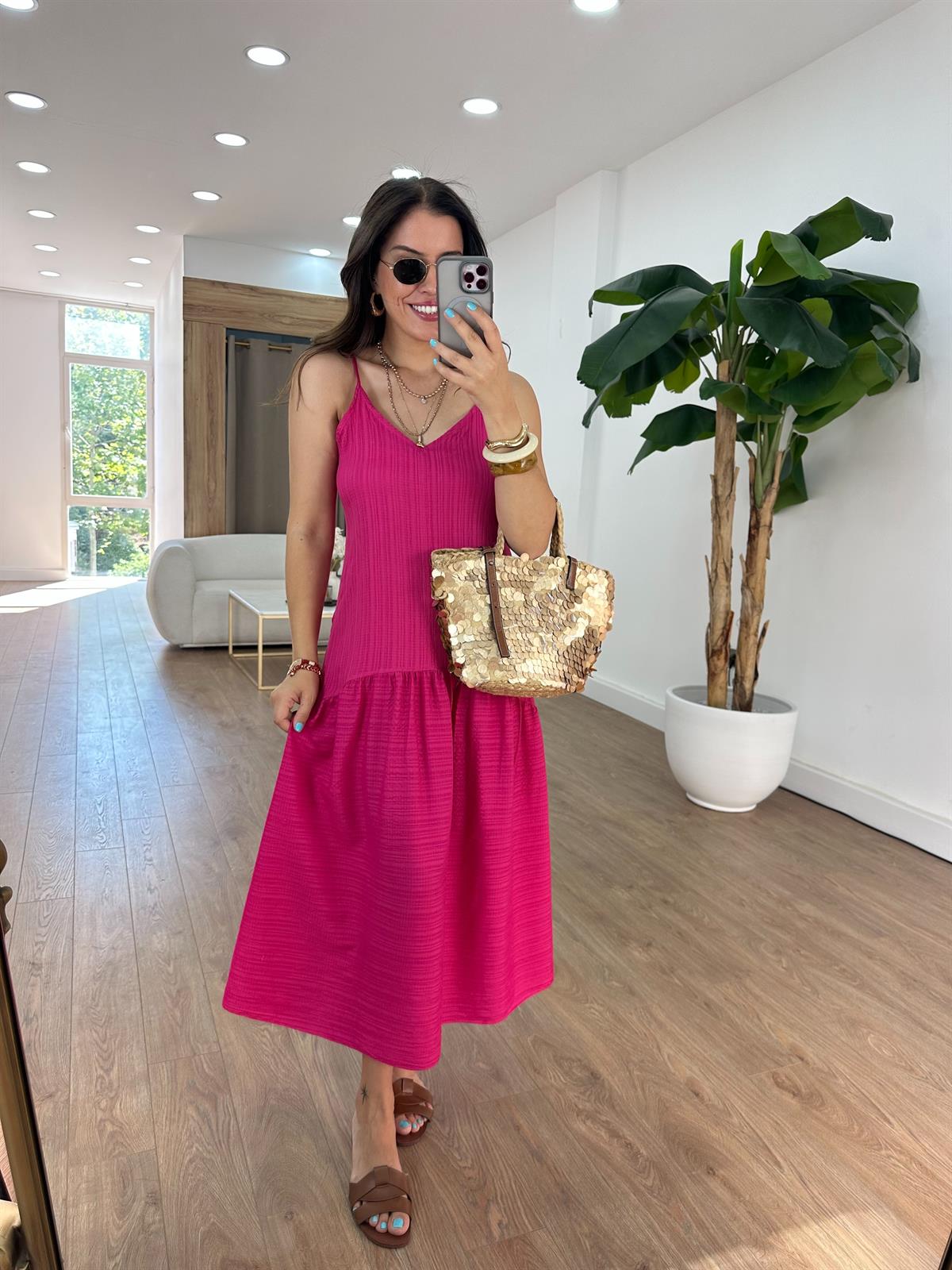 Eteği Volanlı Askılı Elbise - Fuşya