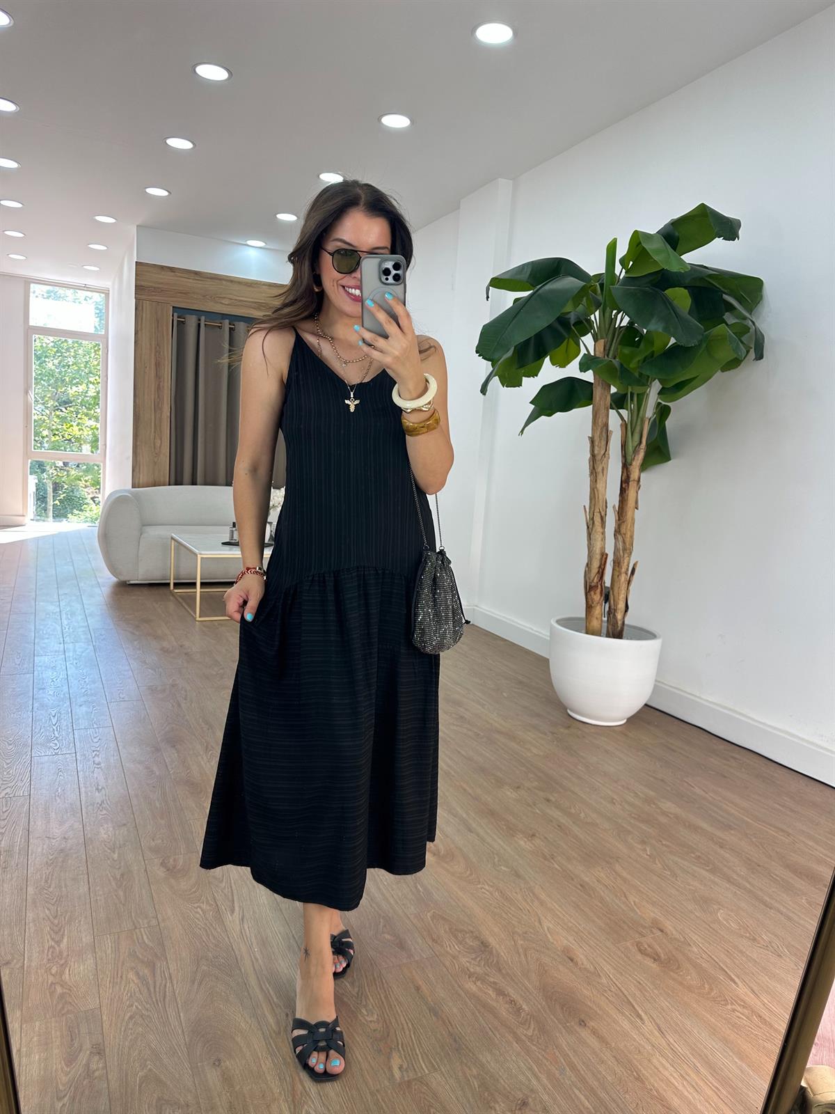 Eteği Volanlı Askılı Elbise - Siyah