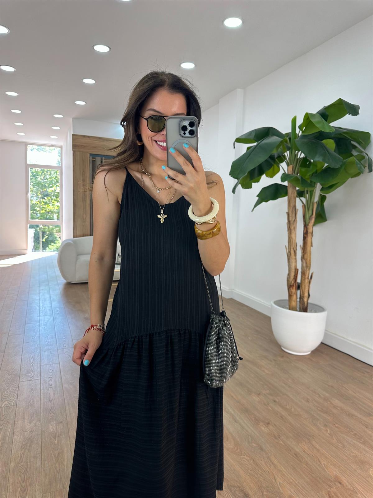 Eteği Volanlı Askılı Elbise - Siyah