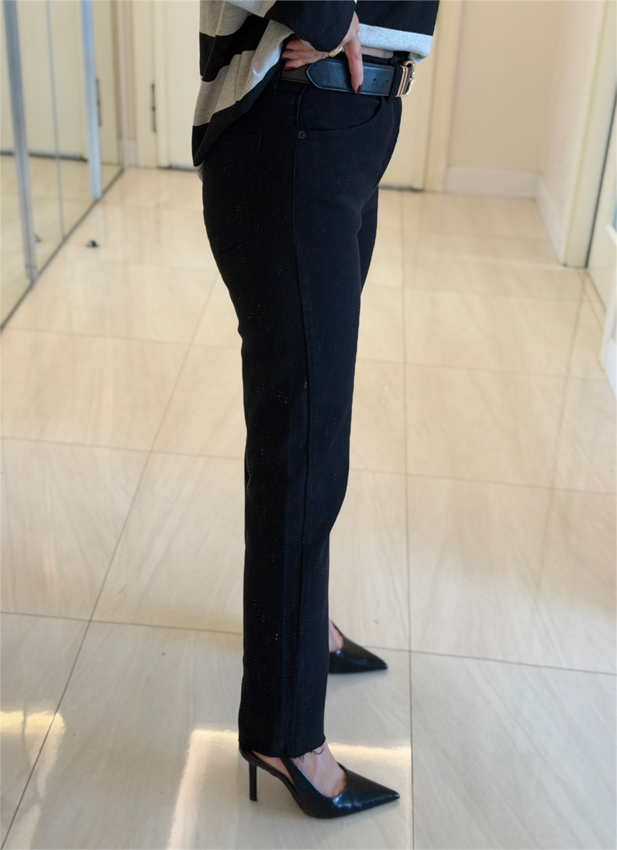 Likralı Kesik Paça Boyfit Jean-Siyah