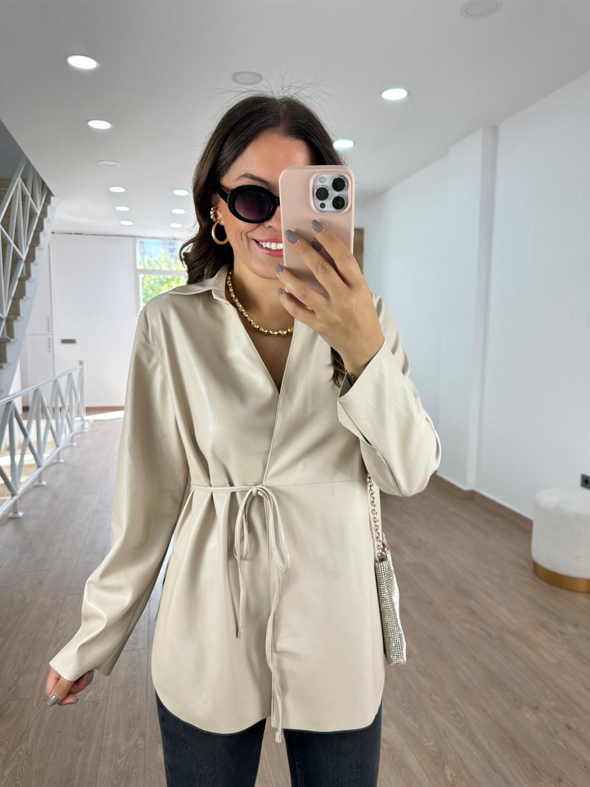 Bağlamalı Deri Gömlek