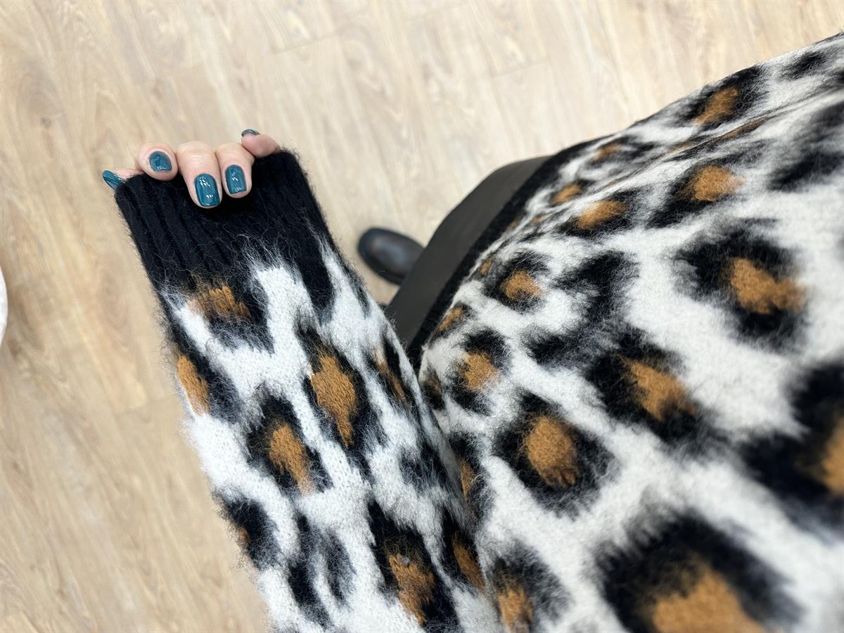 Balıkçı Yaka Leopar Desen Tüylü Kazak